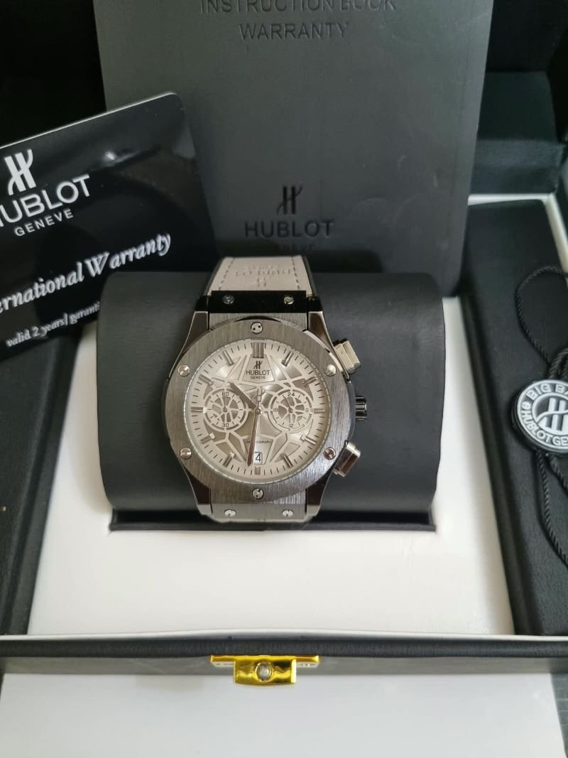 Hublot Geneva Luxury Watch Collection – Signature Color & Design Showcase - Image 21
