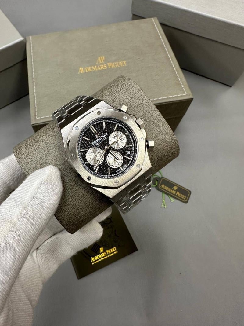 Audemars Piguet Royal Oak Luxury Watch Collection - Image 26