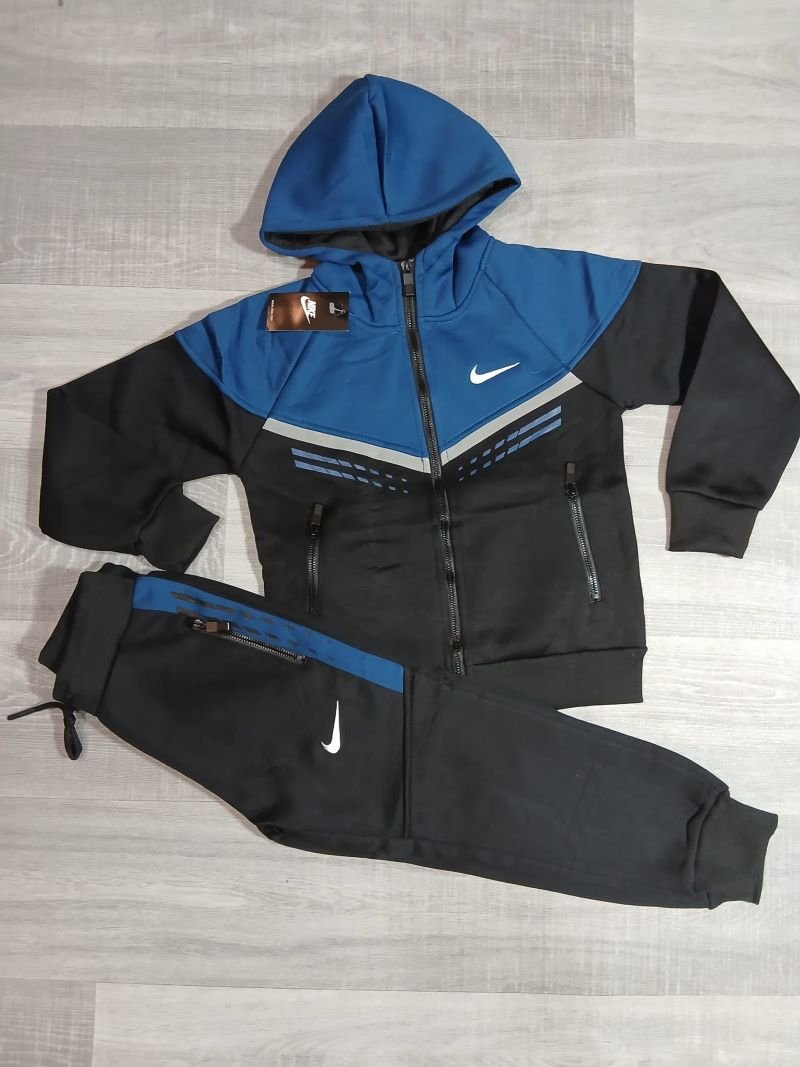 Kids Nike Tech Fleece Full-Zip Tracksuit Set – Sizes 4 to 14 - Image 3