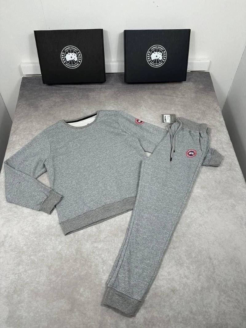 Men's Canada Goose Arctic Program Logo Patch Hoodie and Jogger Tracksuit Set with Box - Image 3
