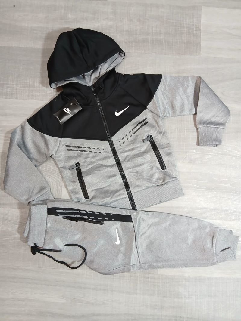 Kids Nike Tech Fleece Full-Zip Tracksuit Set – Sizes 4 to 14 - Image 4
