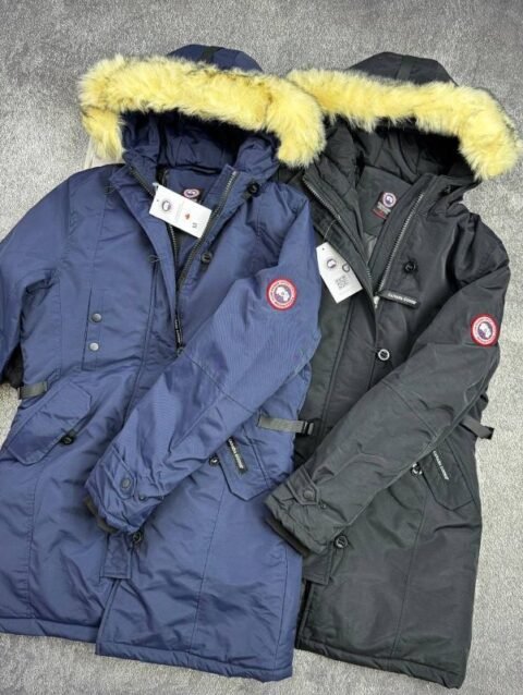 Canada Goose Women's Luxury Heavyweight Down Parka with Faux Fur Hood & Signature Arctic Program Patch