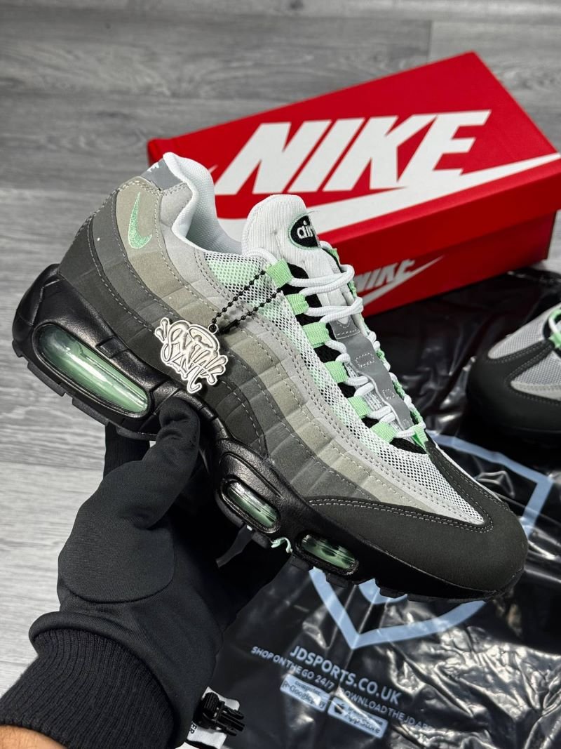 Nike Air Max 95 Retro Streetwear Trainers - Image 12
