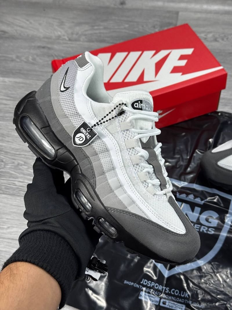 Nike Air Max 95 Retro Streetwear Trainers - Image 16
