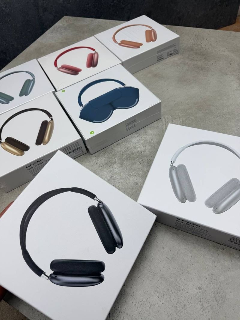 Apple AirPods Max Wireless Over-Ear Headphones with Smart Case & Retail Box - Image 2