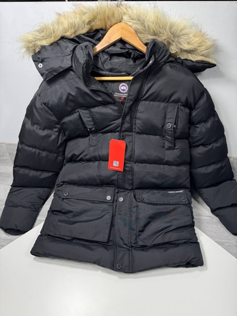 Canada Goose Quilted Fur-Trimmed Down Winter Parka - Image 3