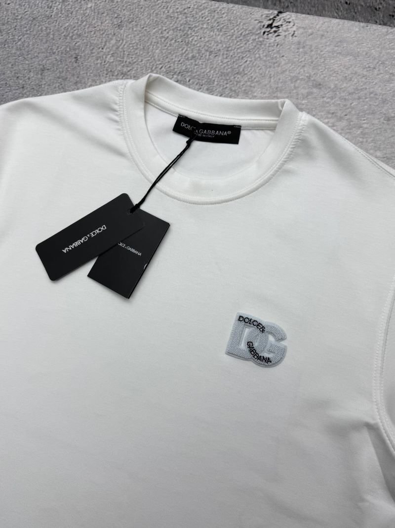 Dolce & Gabbana Men's Luxury Crewneck Tee with Textured DG Badge - Image 3