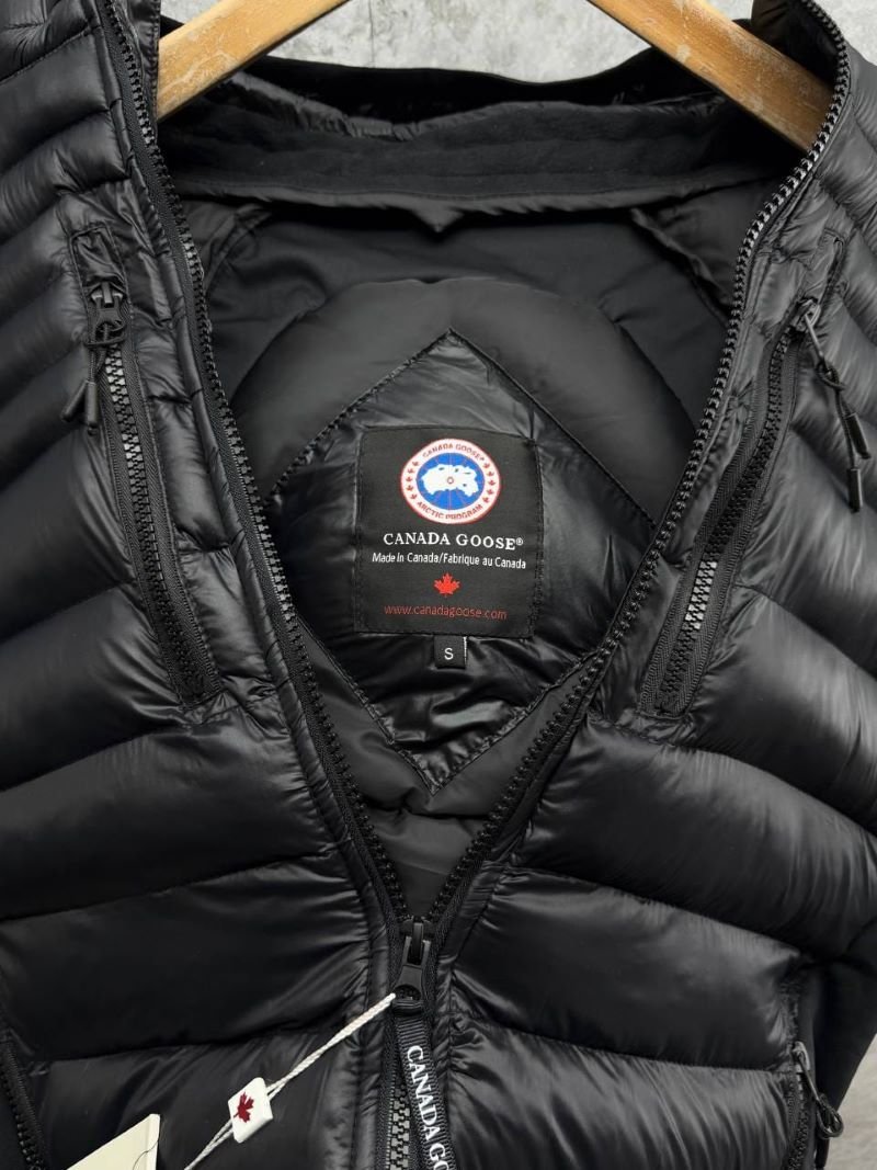 Canada Goose Men's HyBridge Lite Hooded Down Jacket - Image 4