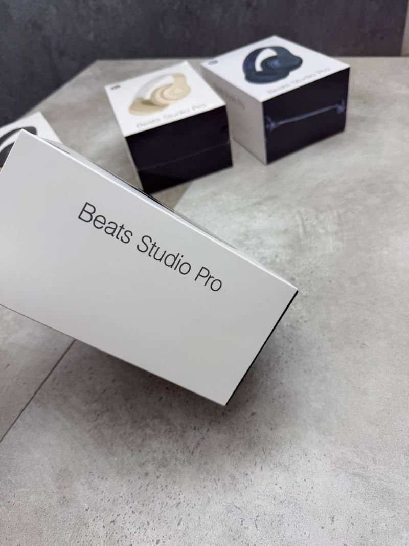 Beats Studio Pro Wireless Over-Ear Active Noise Canceling Headphones with Case & Box - Image 4