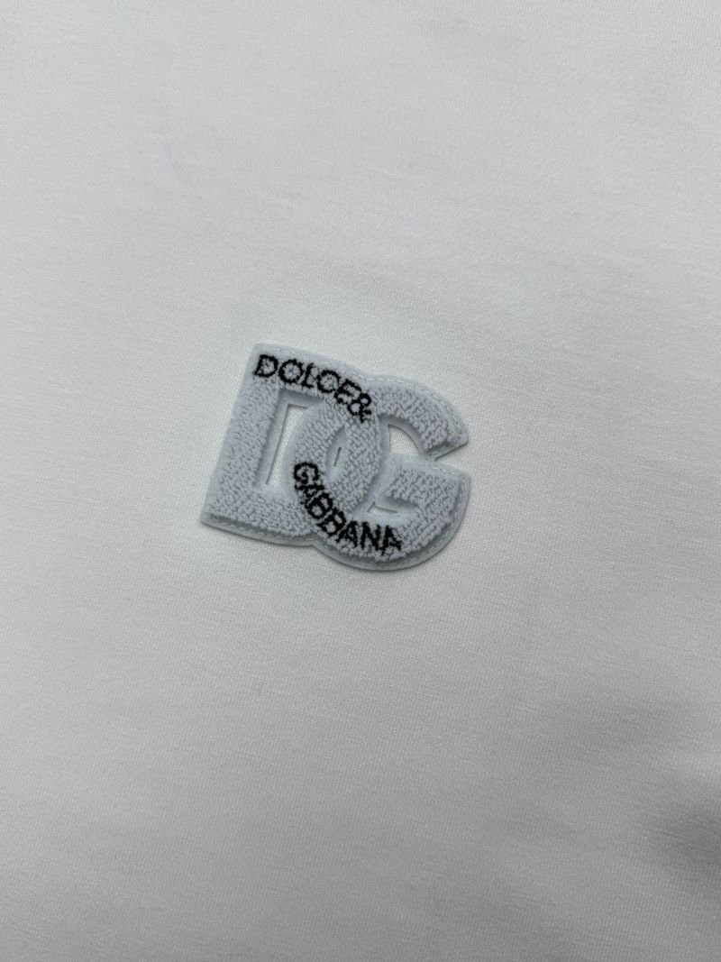 Dolce & Gabbana Men's Luxury Crewneck Tee with Textured DG Badge - Image 4