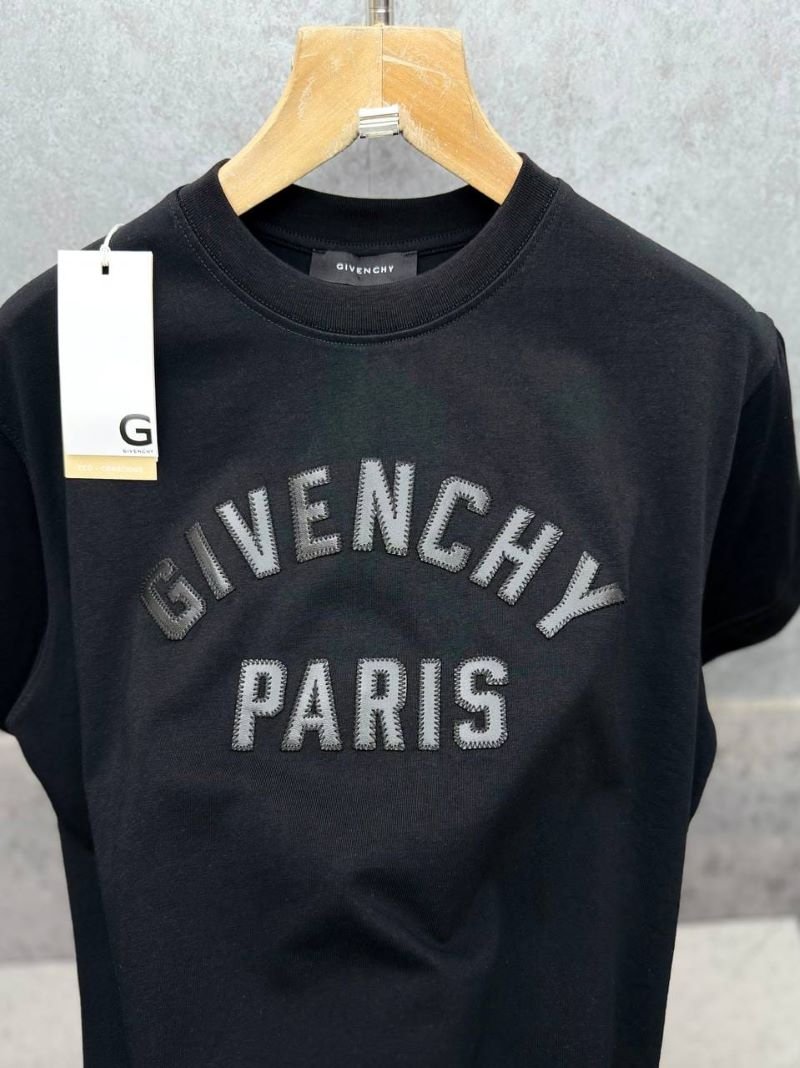Givenchy Men's Luxury Cotton T-Shirt and Sweatshorts Set - Image 5
