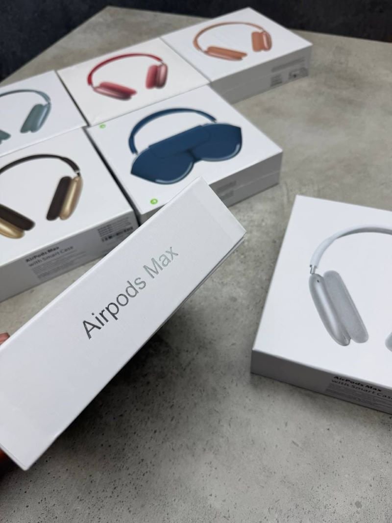 Apple AirPods Max Wireless Over-Ear Headphones with Smart Case & Retail Box - Image 5
