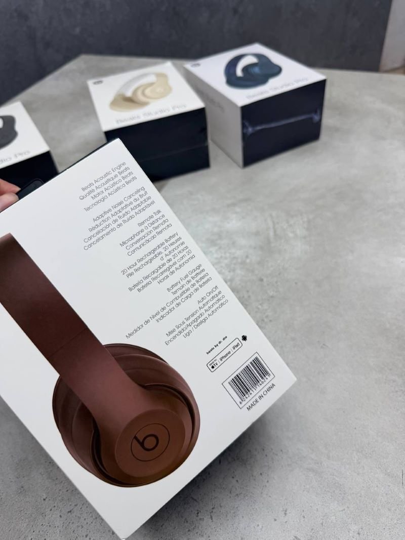Beats Studio Pro Wireless Over-Ear Active Noise Canceling Headphones with Case & Box - Image 6