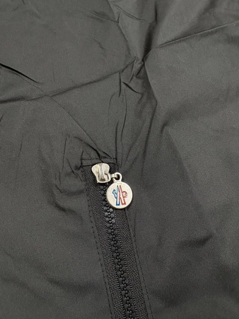 Moncler Grimpeurs Logo Trim Lightweight Hooded Windbreaker Jacket - Image 8