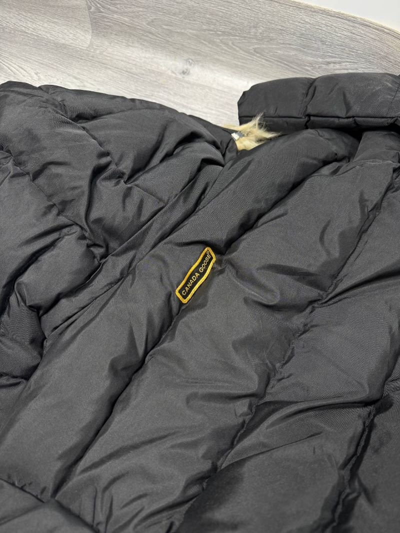 Canada Goose Quilted Fur-Trimmed Down Winter Parka - Image 6