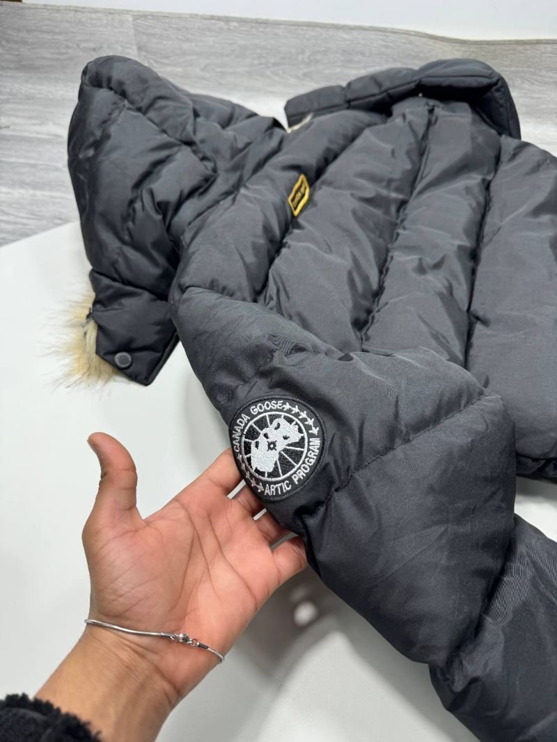 Canada Goose Quilted Fur-Trimmed Down Winter Parka - Image 7
