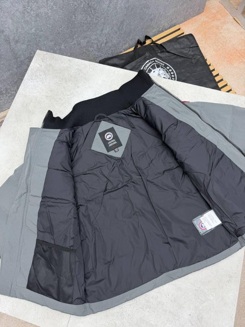 Canada Goose Stand-Collar Quilted Puffer Jacket - Image 9